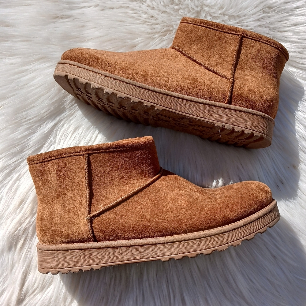 Ankle Winter Boots womens size 9 Arizona Brown worn once Booties Shoes Faux Fur